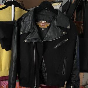 Harley-Davidson Women's Black Leather and Fabric Jacket sz Medium